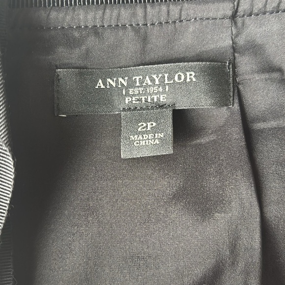 Ann Taylor Petite Skirt in Black/White Leopard Print Size 2P EUC - Picture 2 of 6